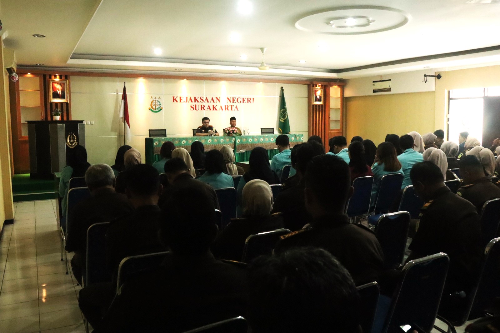Siraman Rohani bersama Ustad Bambang di Aula Kejari Surakarta