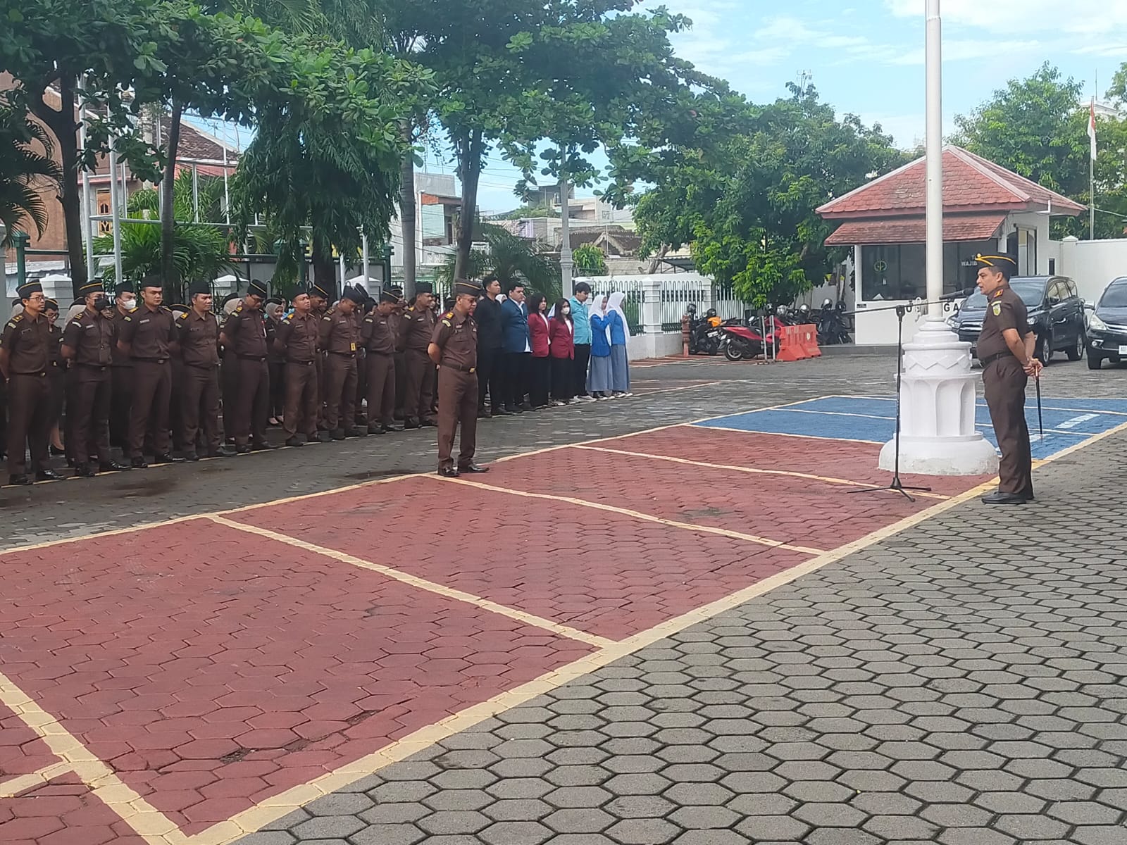 Apel Pagi dengan Inspektur Upacara Bapak D.B, Susanto, SH, MH (Kepala Kejaksaan Negeri Surakarta)