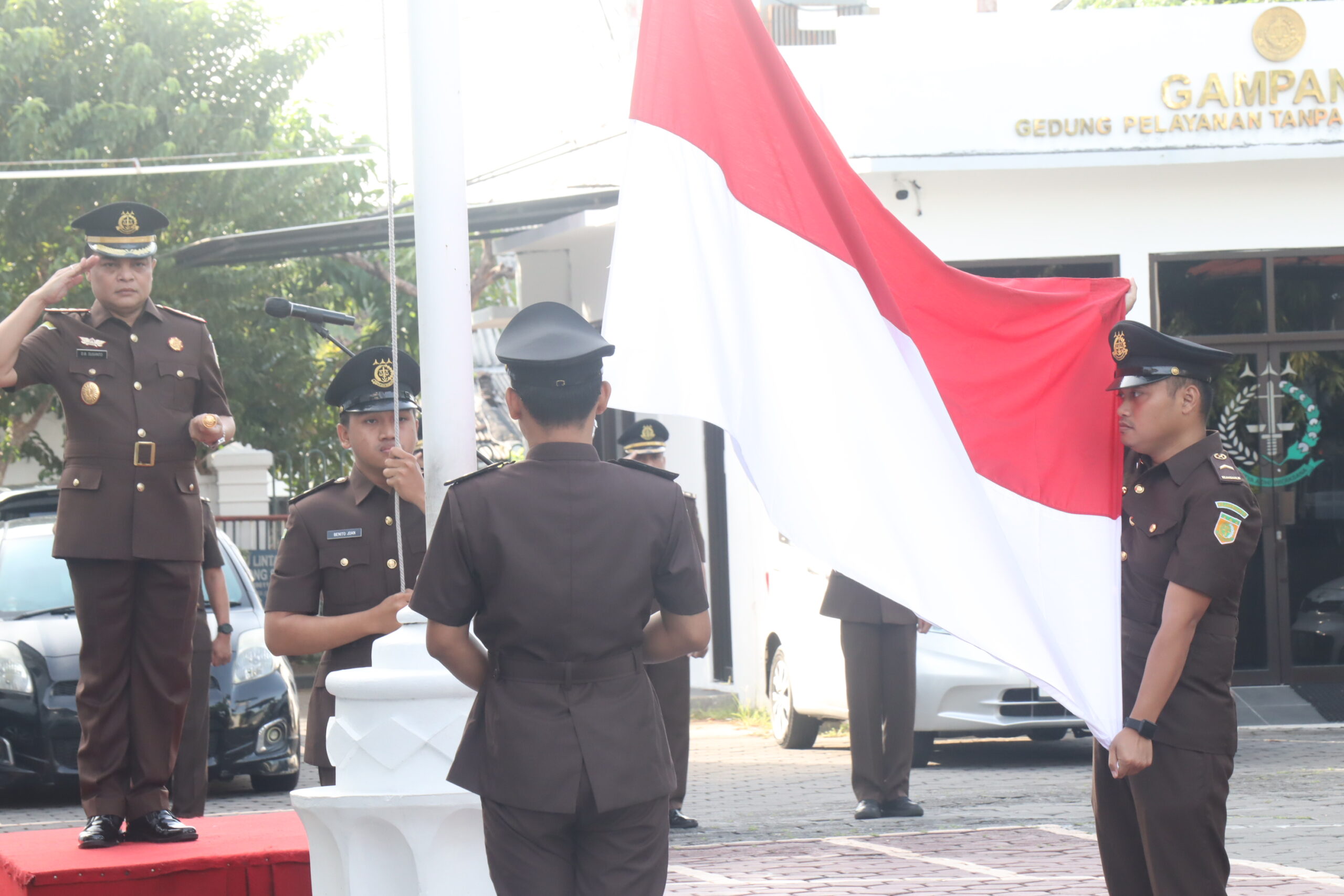 Upacara Peringatan Hari Lahir Pancasila Tahun 2024 bertempat di Halaman Kantor Kejari Surakarta