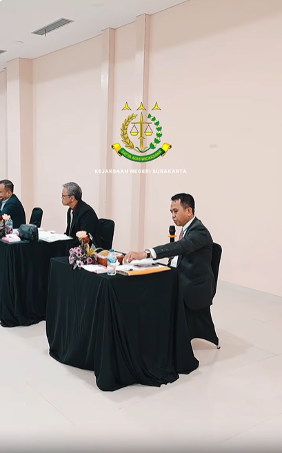 Presentasi Makalah Rencana Bisnis dan Wawancara Calon Pimpinan pada Badan Layanan Umum Daerah (BLUD) Unit Pelaksana Teknis Daerah Kawasan Wisata, Dinas Kebudayaan dan Pariwisata Kota Surakarta