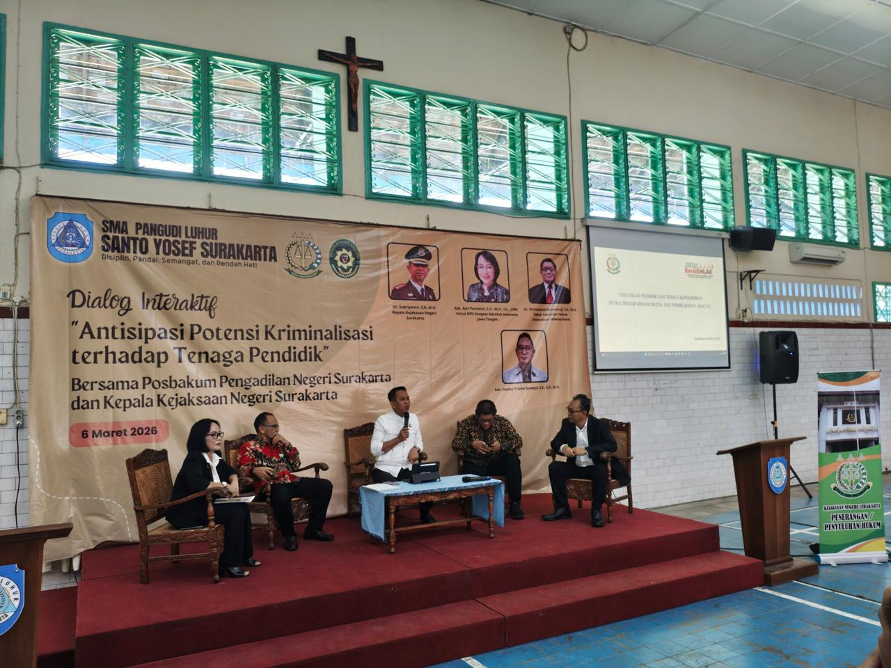 Dialog Interaktif bertema “Antisipasi Potensi Kriminalisasi terhadap Tenaga Pendidik”