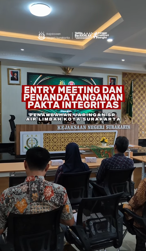 KEJARI Surakarta melaksanakan Entry Meeting dan Penandatanganan Pakta Integritas Pengamanan Proyek Strategis (PPS) Paket Pekerjaan Penambahan Jaringan SR Air Limbah Kota Surakarta Tahun 2026
